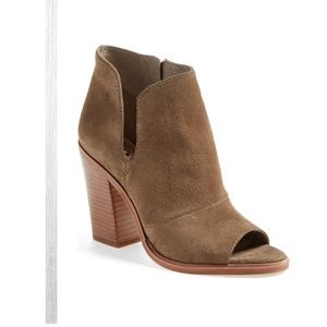 Vince Camuto ‘Katleen’ Peep Toe Bootie